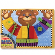 Drevené macko na obliekanie - Melissa &amp; Doug